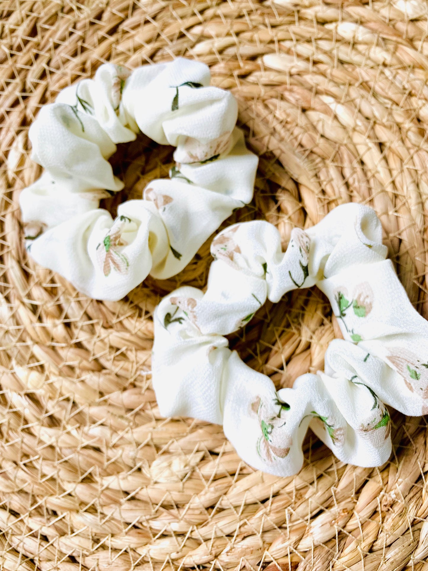 Blossom Twist - Cream & Floral Vintage Print Soft Scrunchies