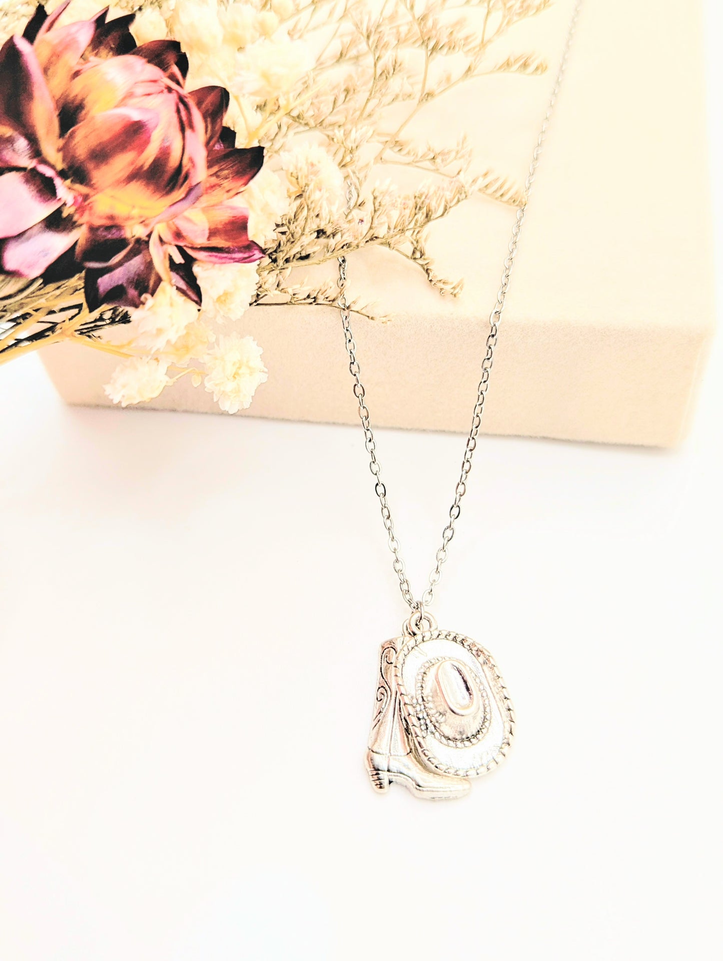 Western Muse Necklace (Silver)