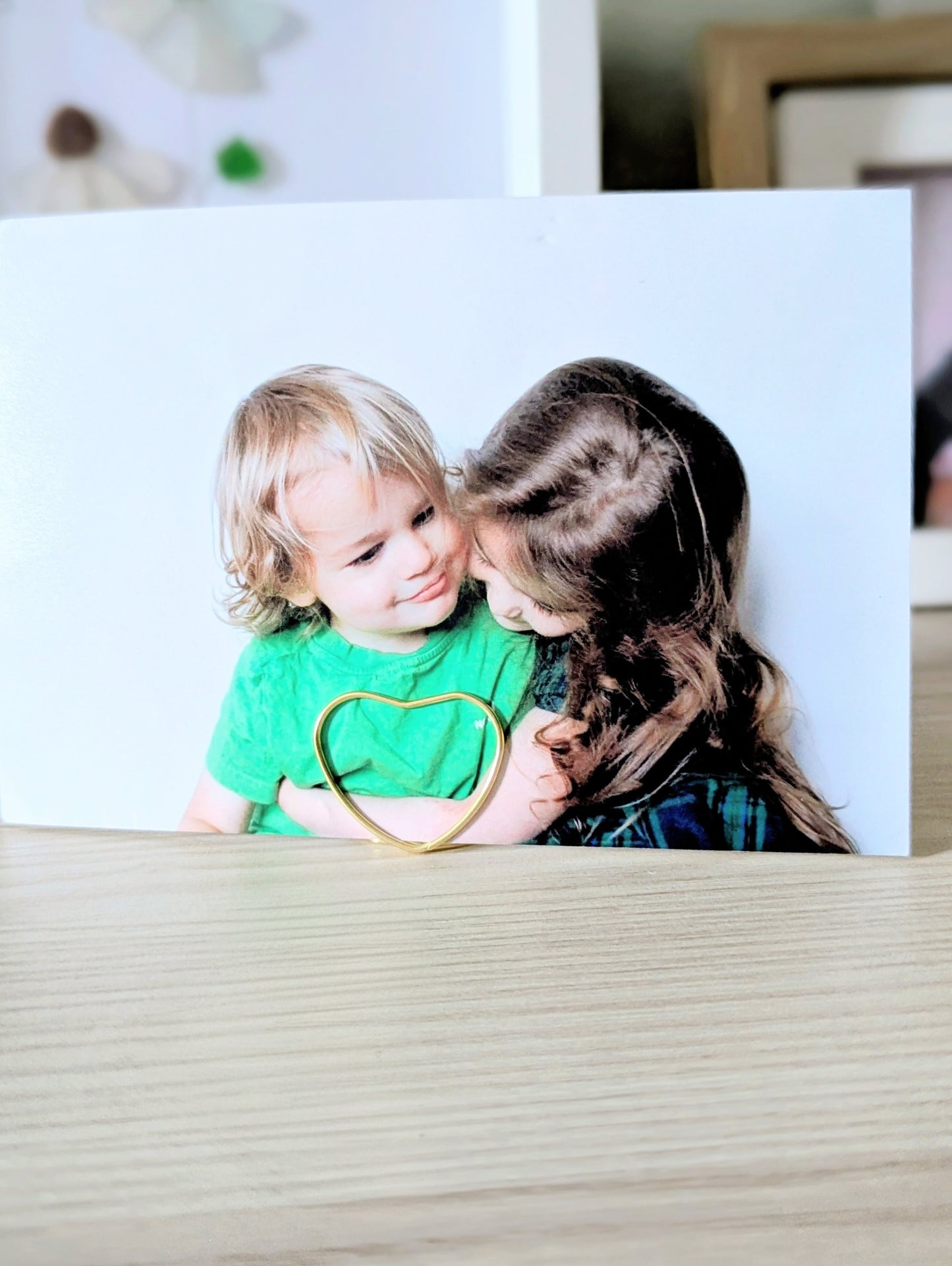 Gold Heart Wire Photo Holders
