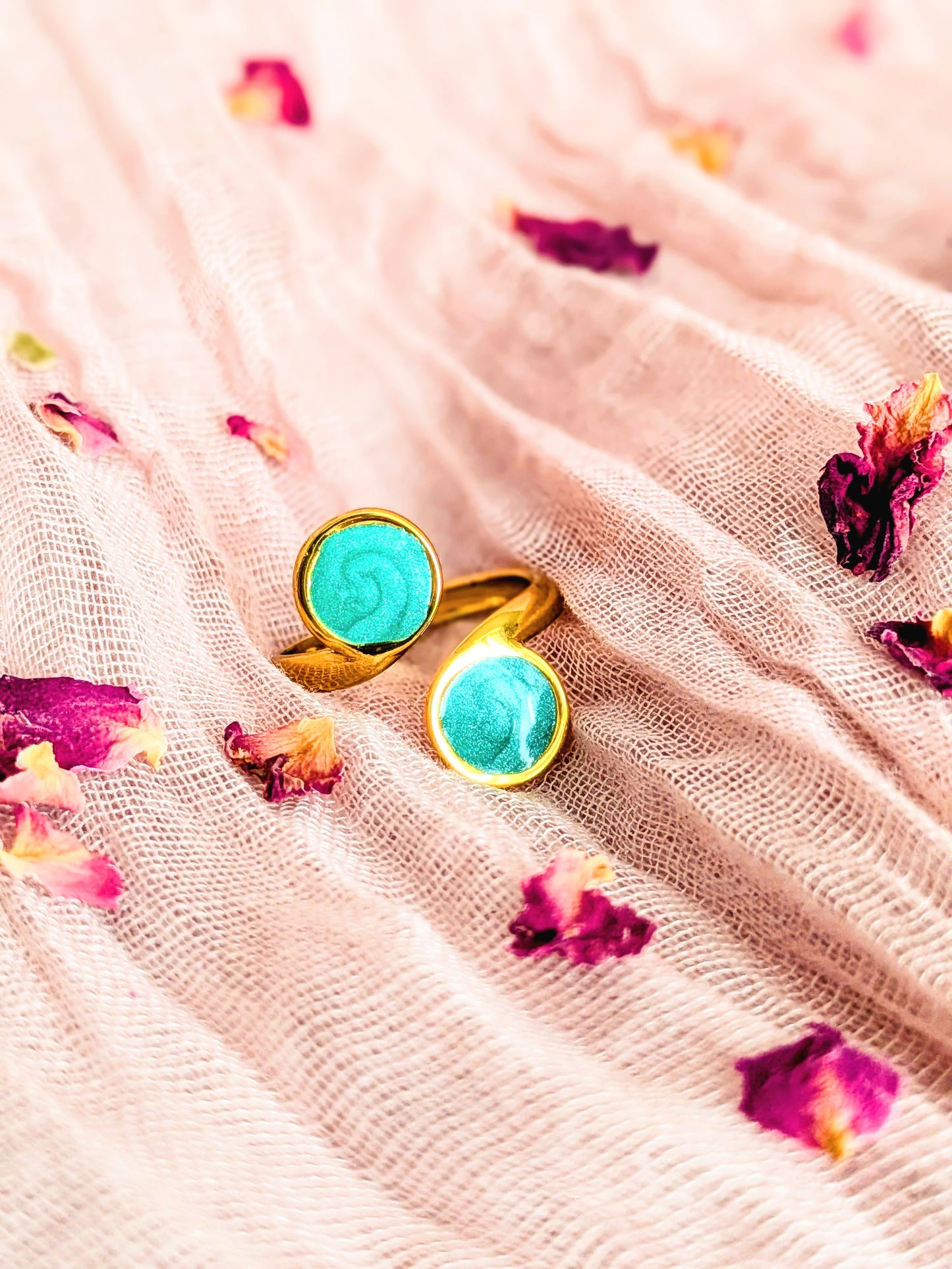 Lagoon Dreams Ring (Gold)
