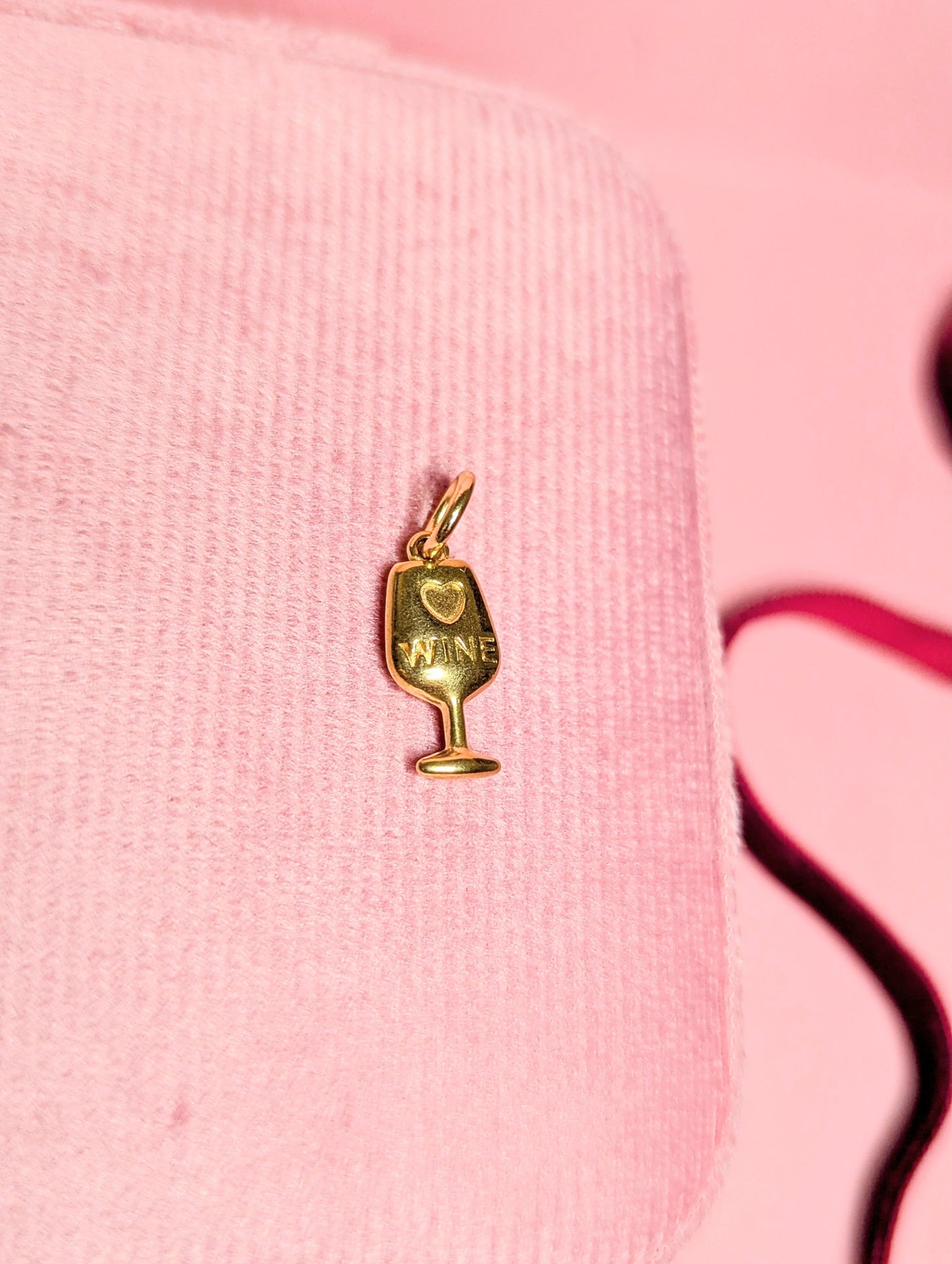Wine Glass Charm (Gold)