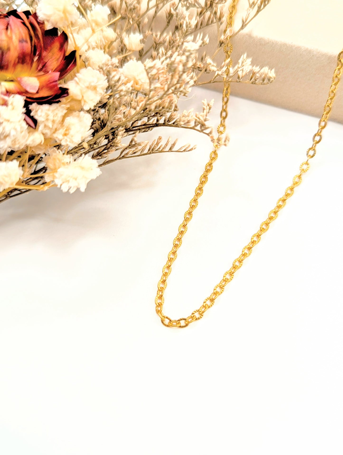 Gold Dainty Textured Cable Necklace (Gold)