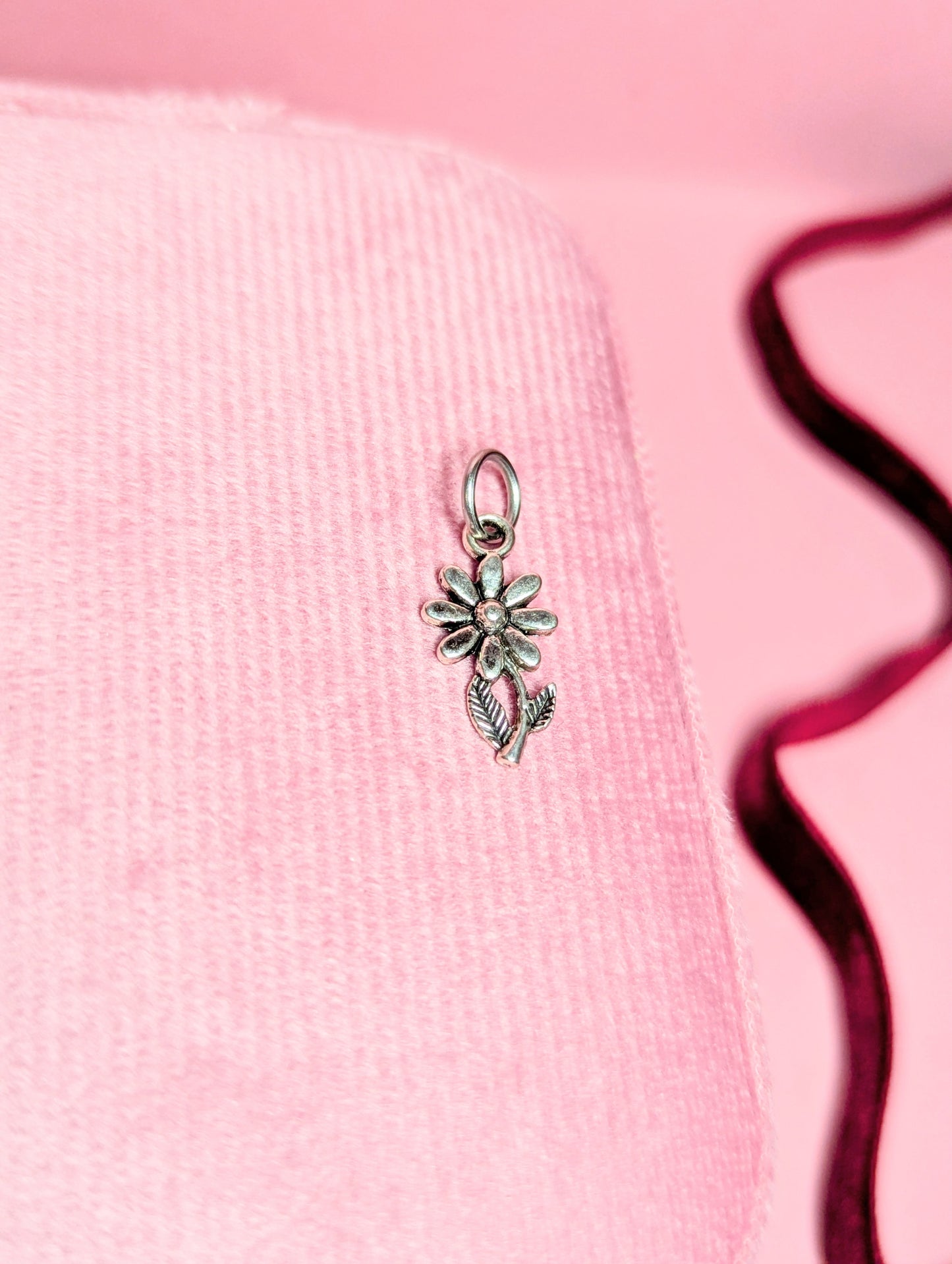 Daisy Charm (Silver)