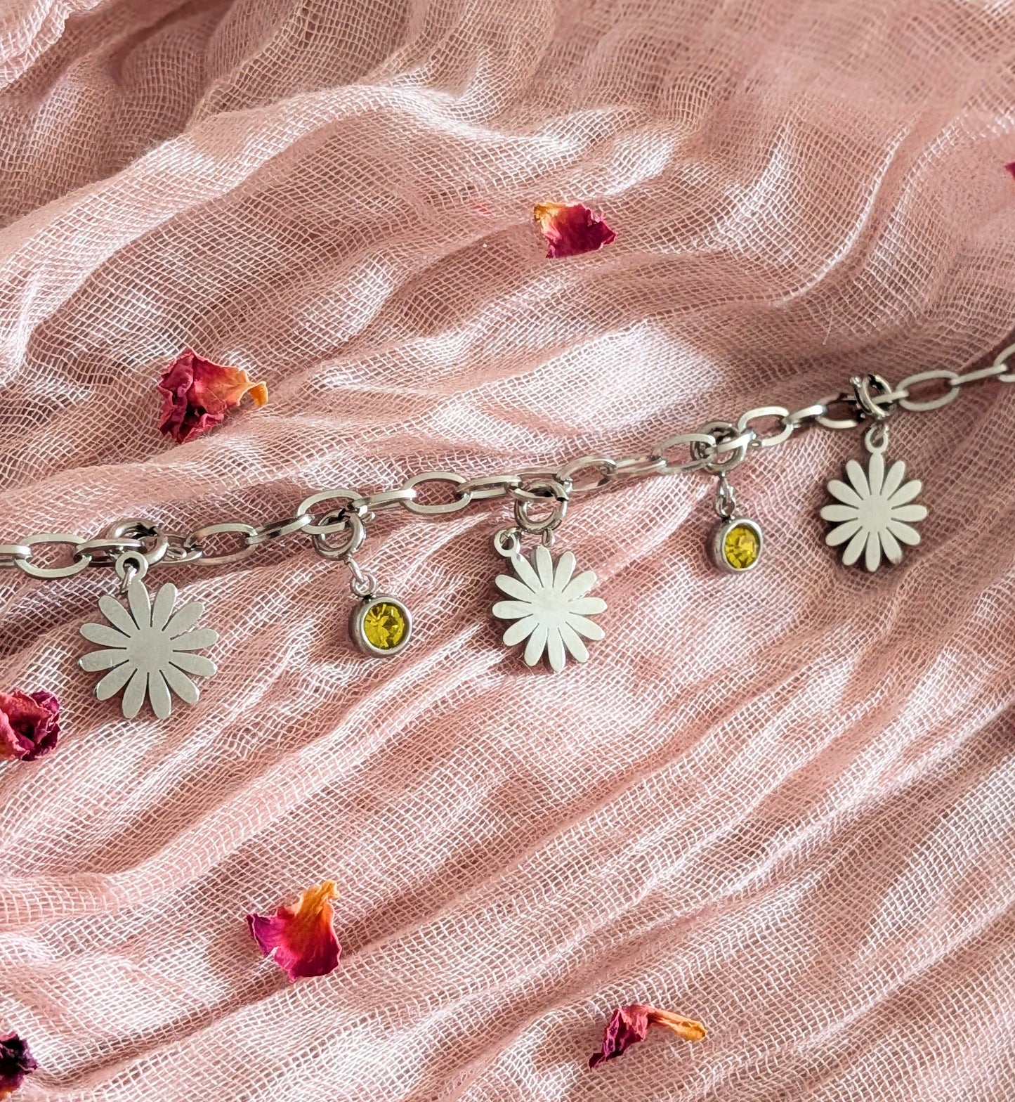 Daisy Charm Charm Bracelet (Silver)