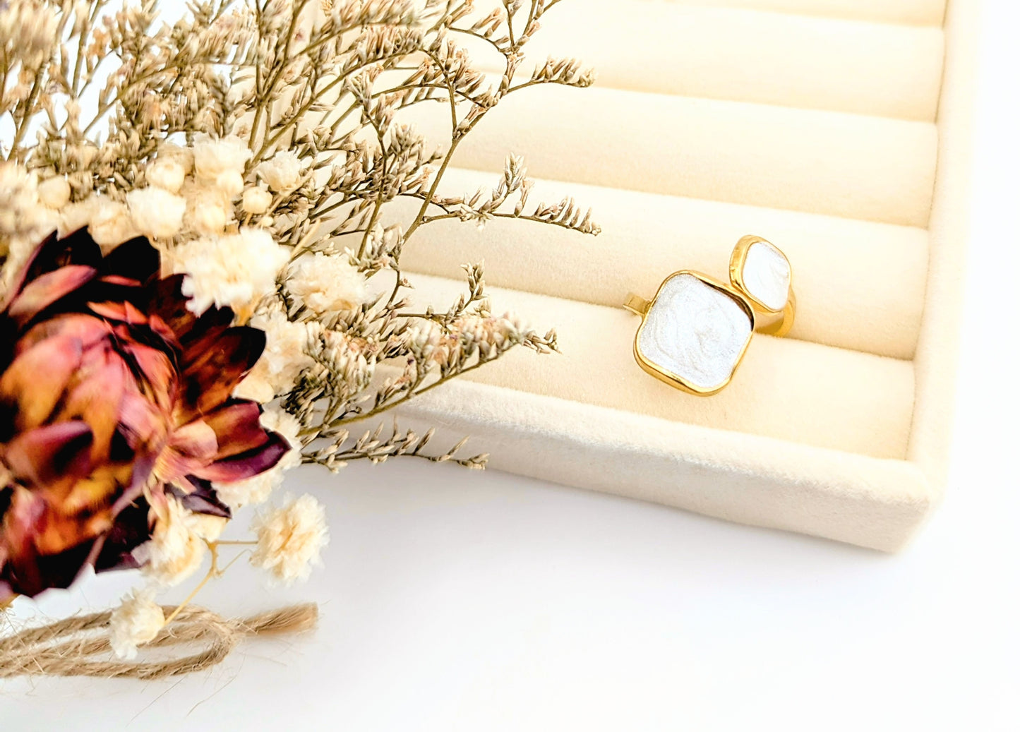 The Moon Petal Ring (Gold)