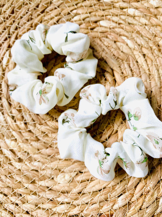 Blossom Twist - Cream & Floral Vintage Print Soft Scrunchies