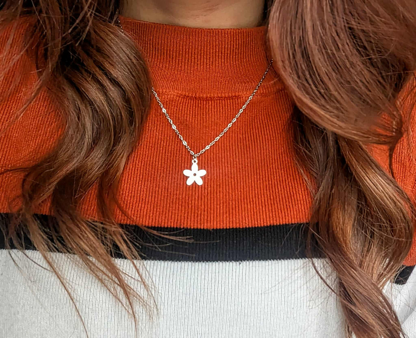 Flower Power Necklace (Silver)