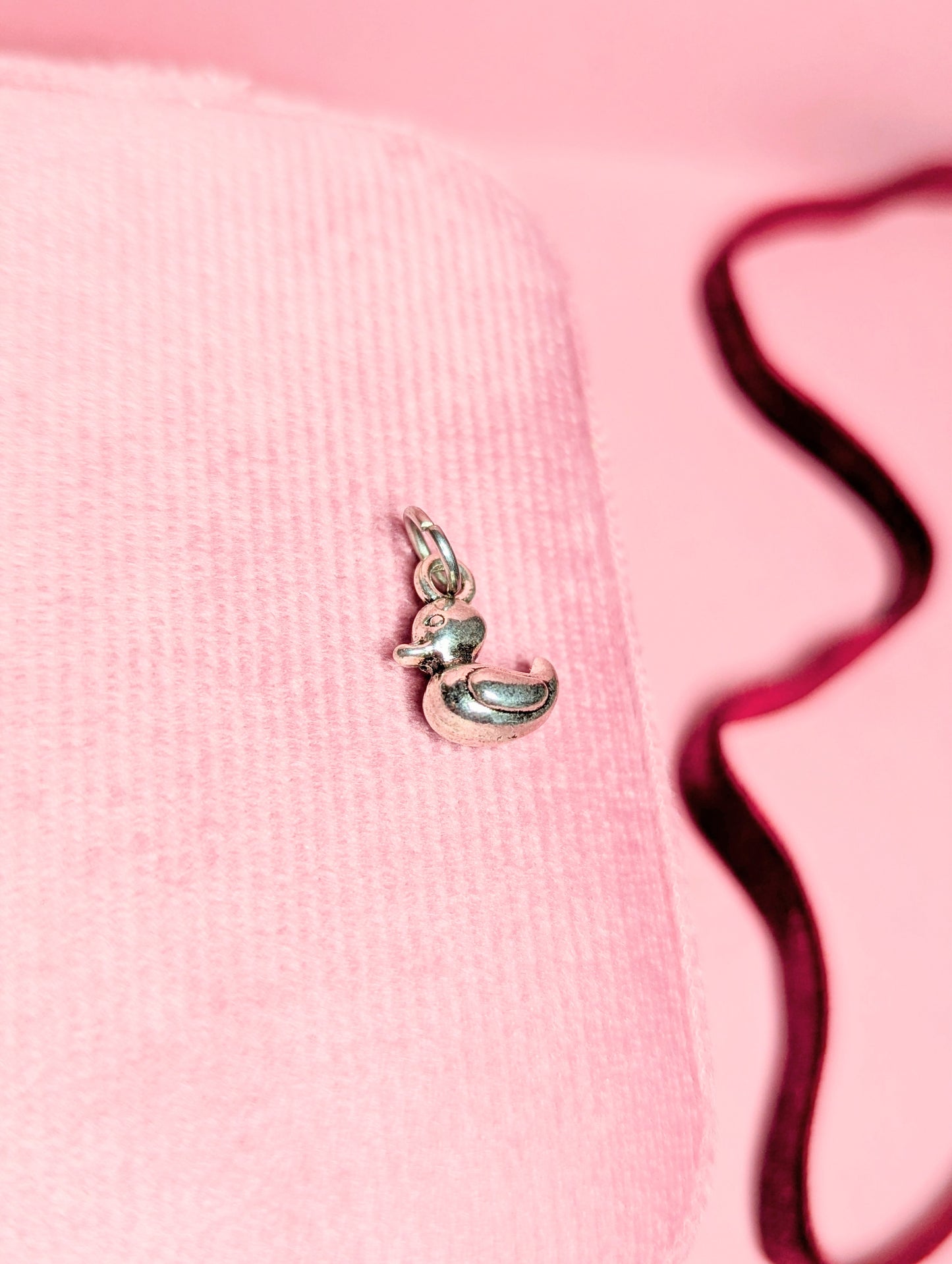 Tiny duck Charm (silver)