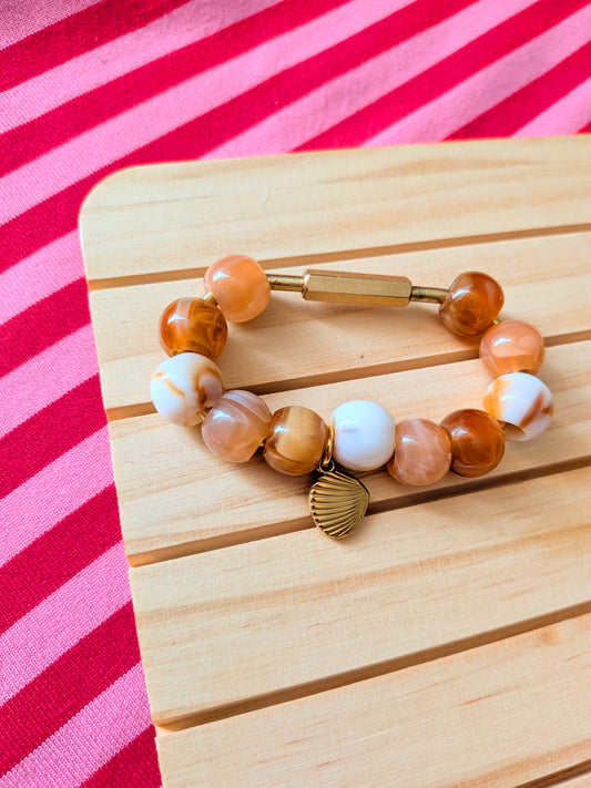 Neutral Shell Bag Charm (Gold)