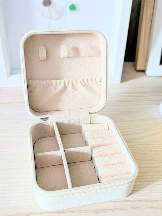 The Darling Jewellery Case - Cream Jewellery Storage