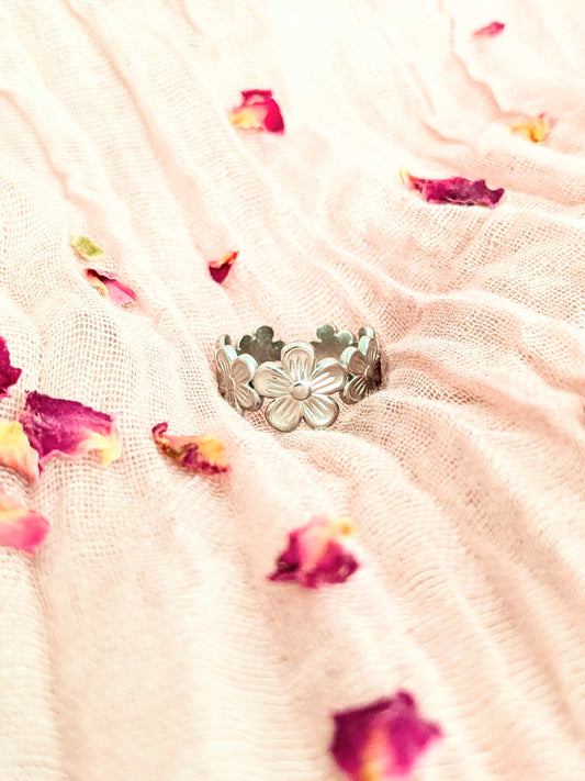 Petal Path Ring (Silver)