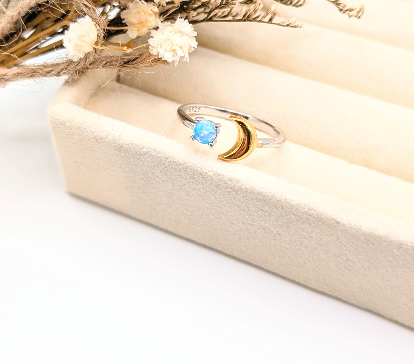 Aurora Moon Ring (Silver)