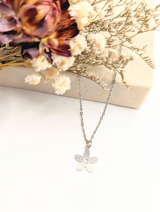 Flower Power Necklace (Silver)