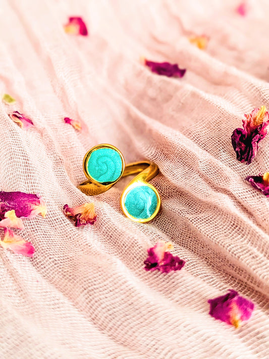 Lagoon Dreams Ring (Gold)