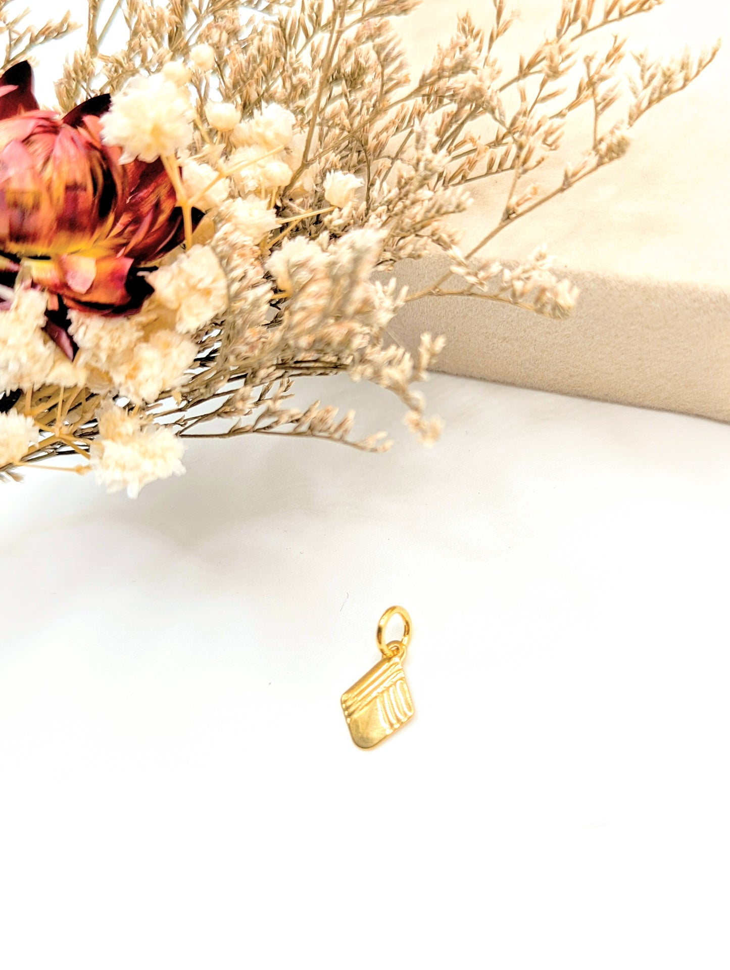 Geometric Charm (Gold)