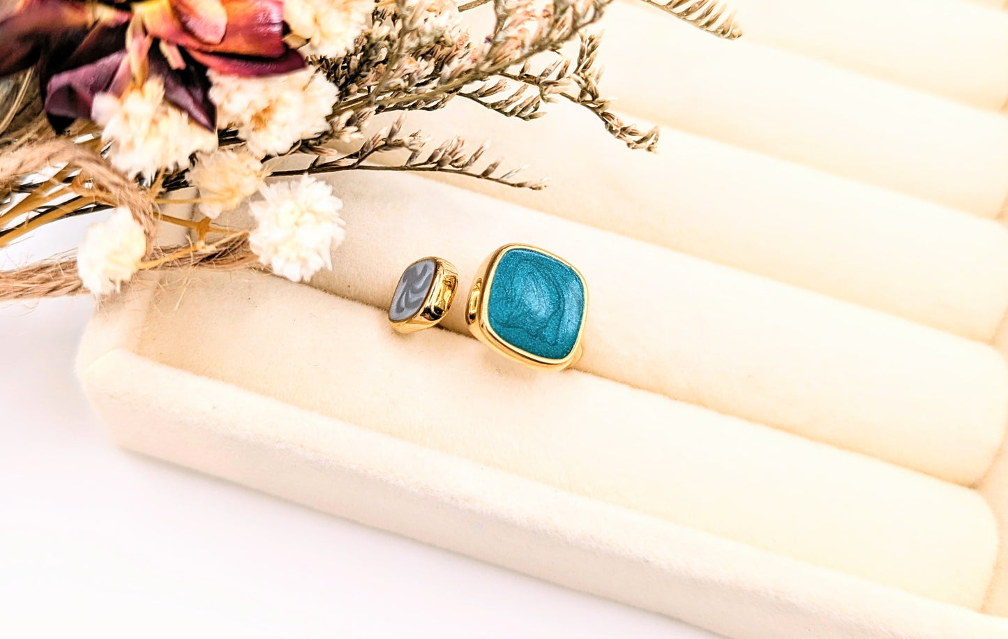 Lagoon Dreams Ring (Gold)