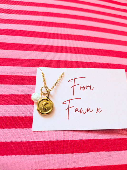 Moonlit Pearl Necklace (Gold)