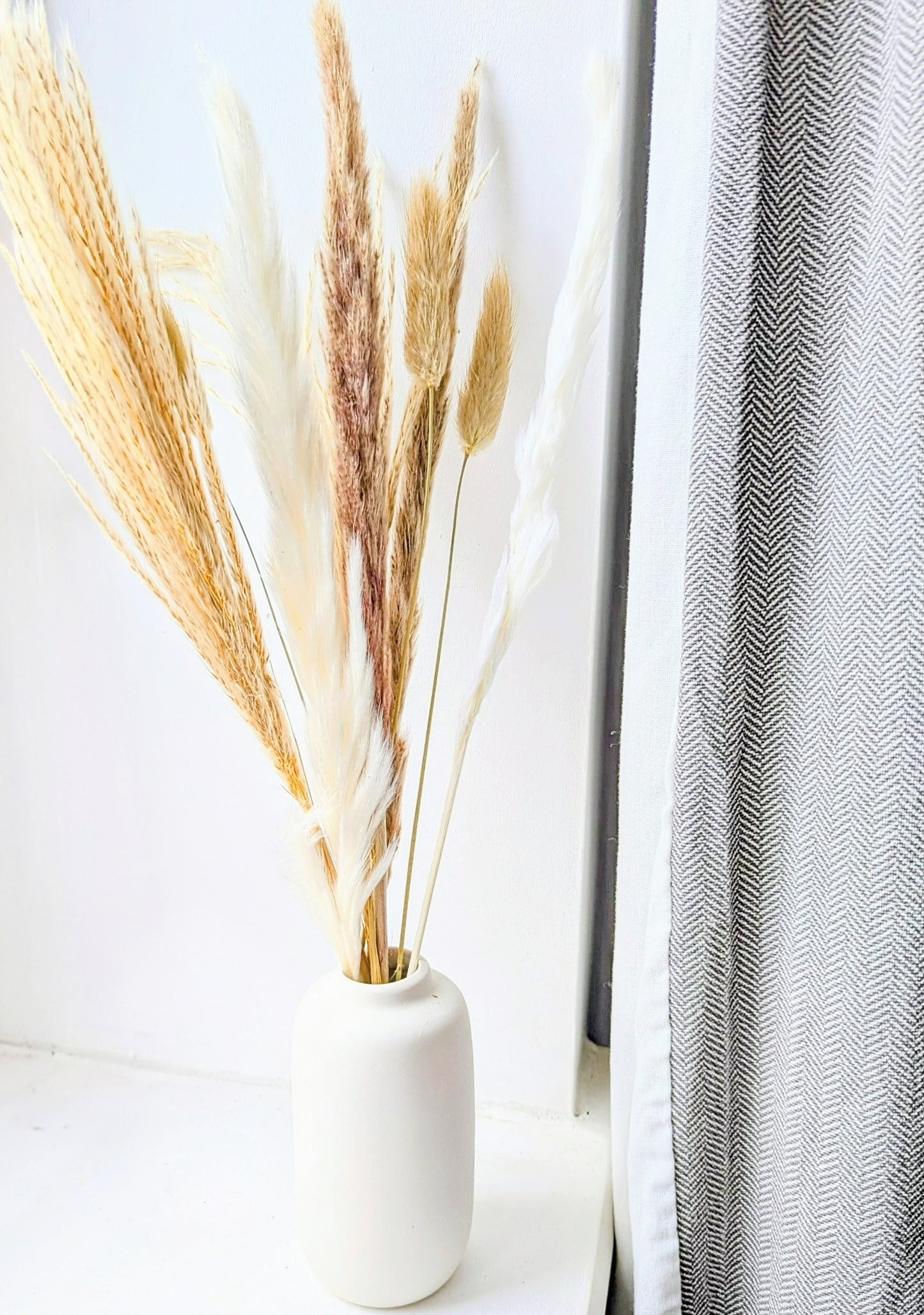 Minimal Muse Small Ceramic Vase