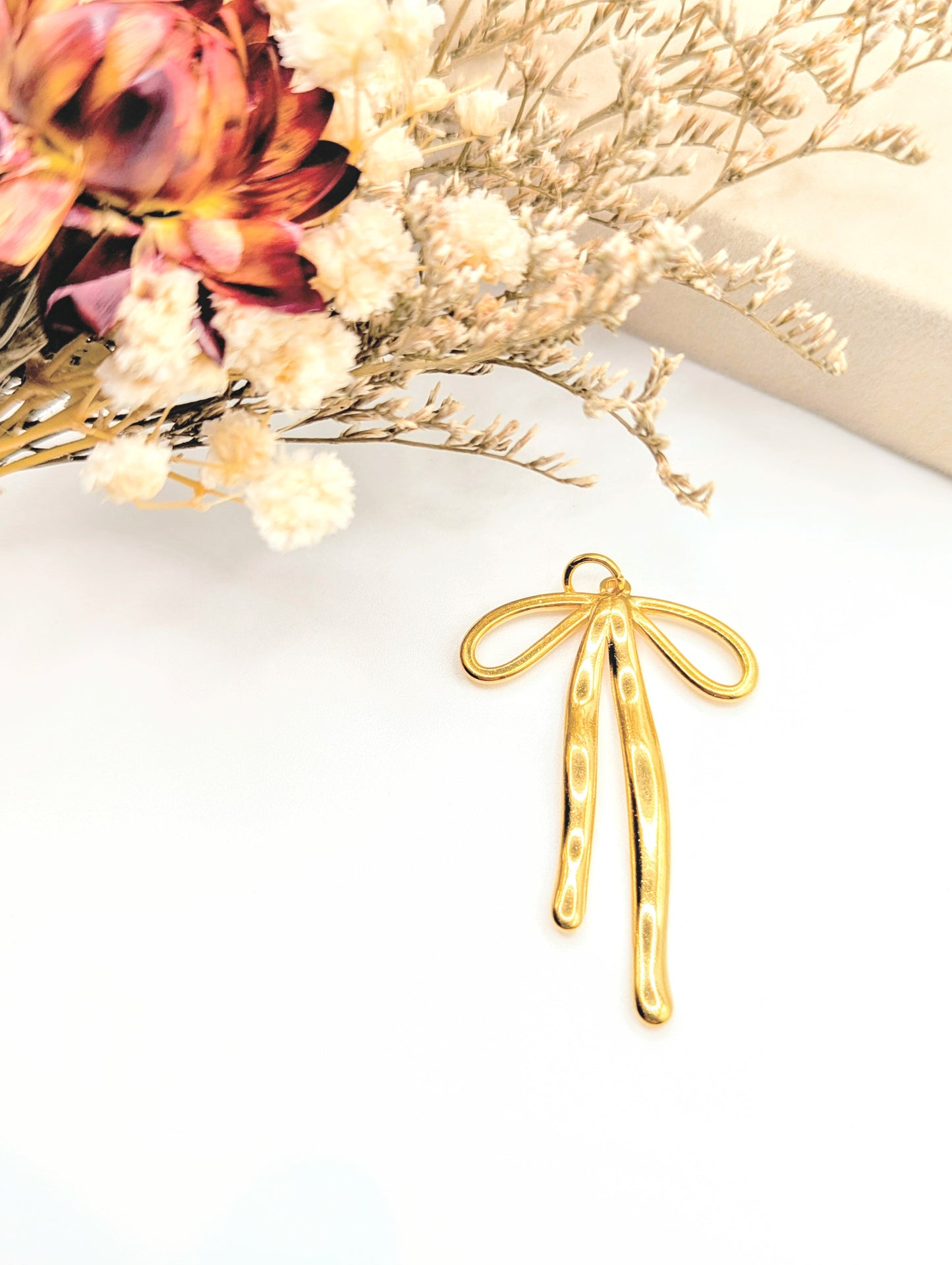 Bow Charm (Gold)