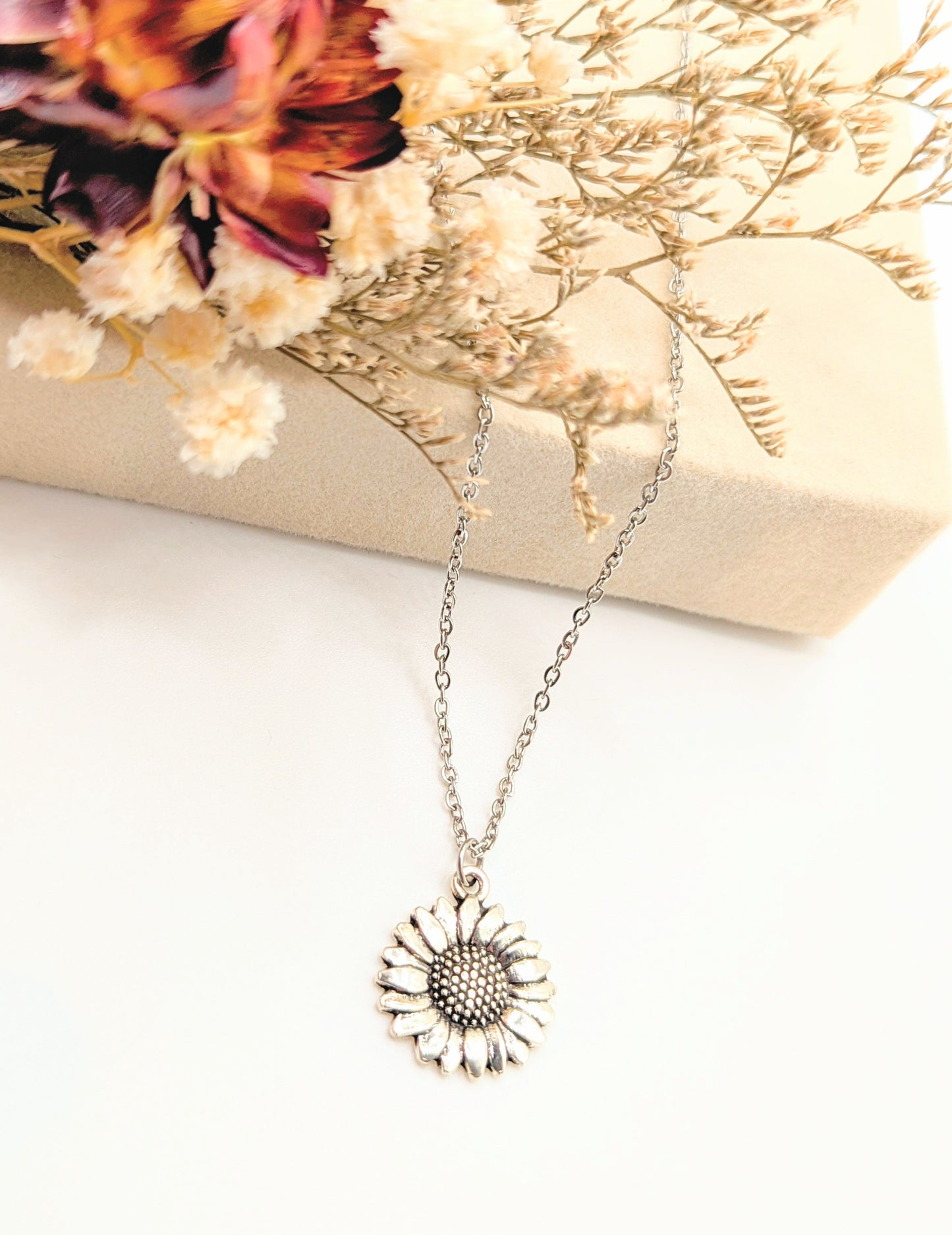 Everlasting Sunflower necklace (Silver)