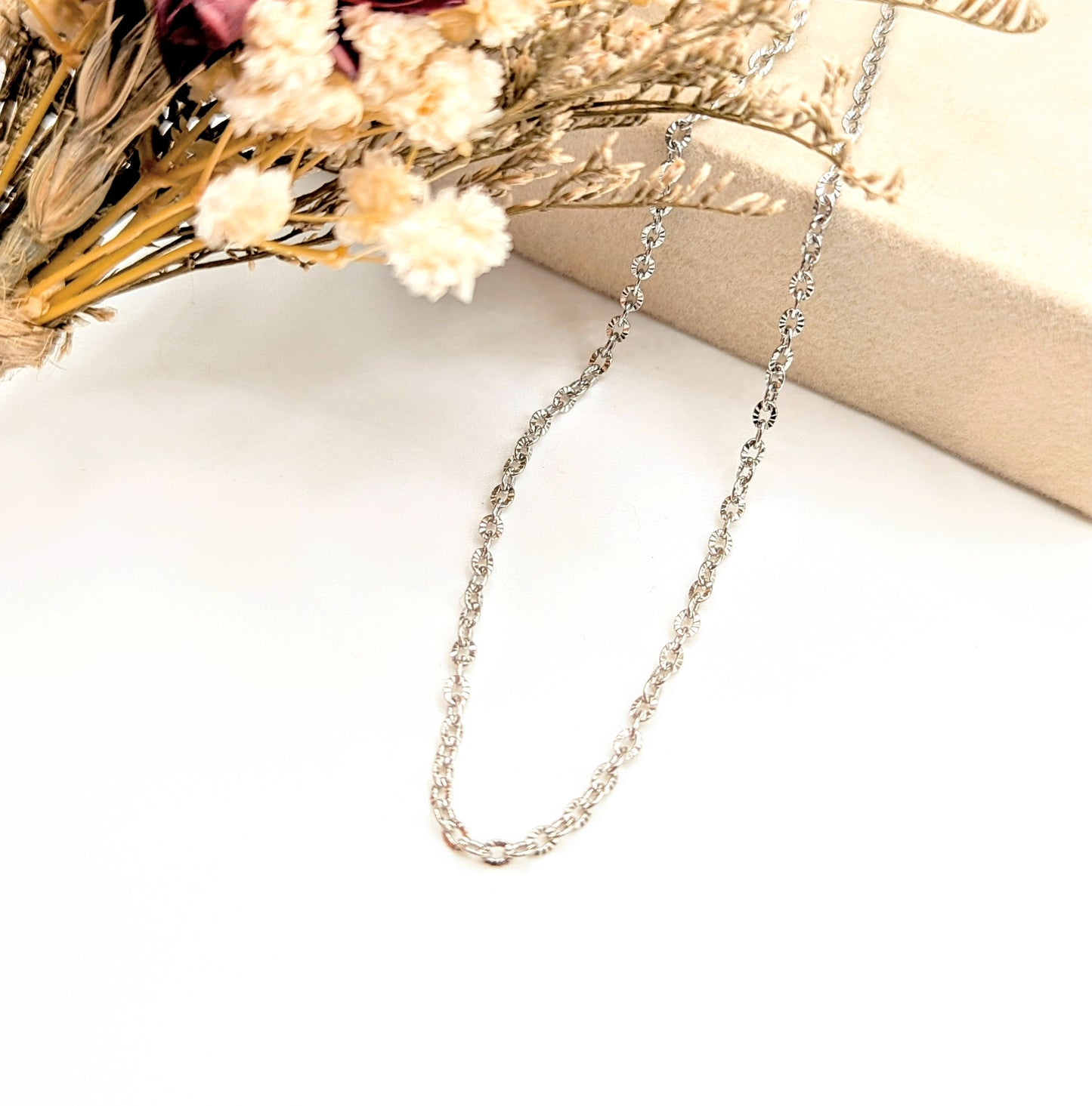 Silver Dainty Textured Cable Necklace (silver)