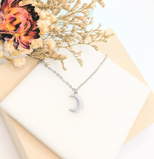 Moon Necklace (Silver)